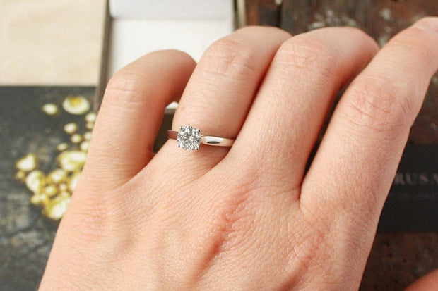 Modern Crystal Charm Ring – Unisex | 1 Pc